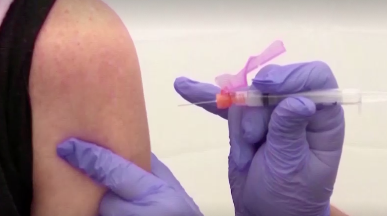 CDCสหรัฐฯ แนะ คนฉีดวัคซีนครบ ถอดหน้ากากฯในอาคารได้ 