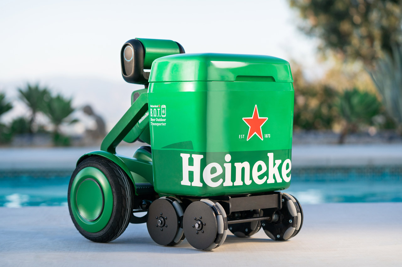 Heineken สร้างหุ่นยนต์ถังแช่เบียร์ แจกฟรี !! Heineken สร้างหุ่นยนต์ถังแช่เบียร์ แจกฟรี !!