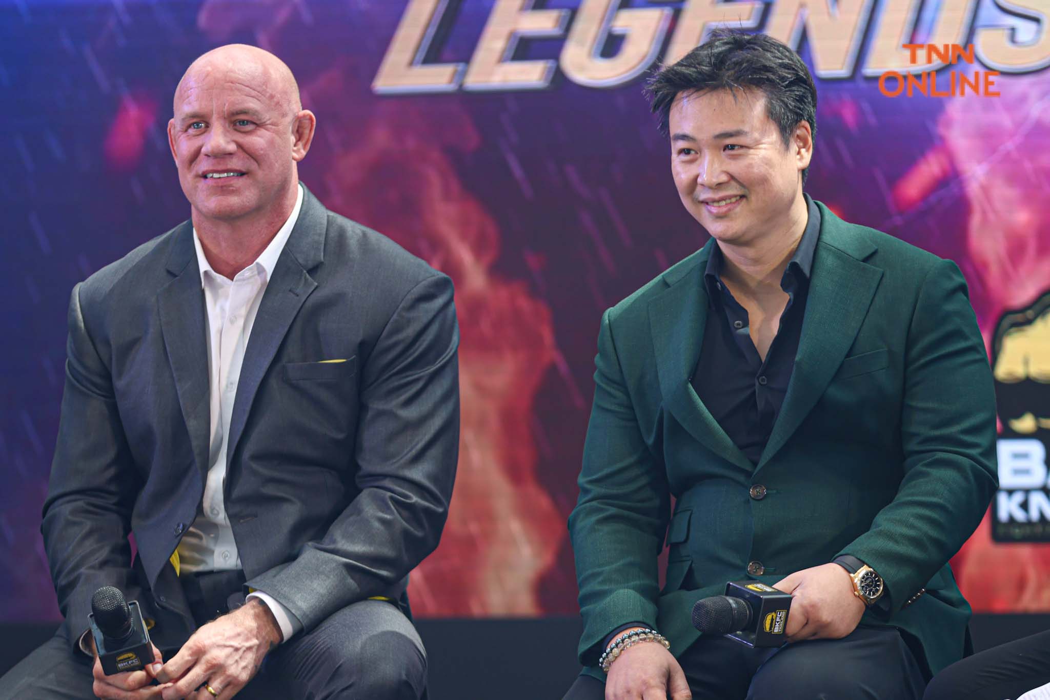 “บัวขาว” ดวล “แสนชัย” ชกจริง เจ็บจริง ดวลเดือดด้วยมือเปล่าในศึก BKFC Thailand ครั้งที่ 5 - LEGENDS OF SIAM “บัวขาว” ดวล “แสนชัย” ชกจริง เจ็บจริง ดวลเดือดด้วยมือเปล่าในศึก BKFC Thailand ครั้งที่ 5 - LEGENDS OF SIAM