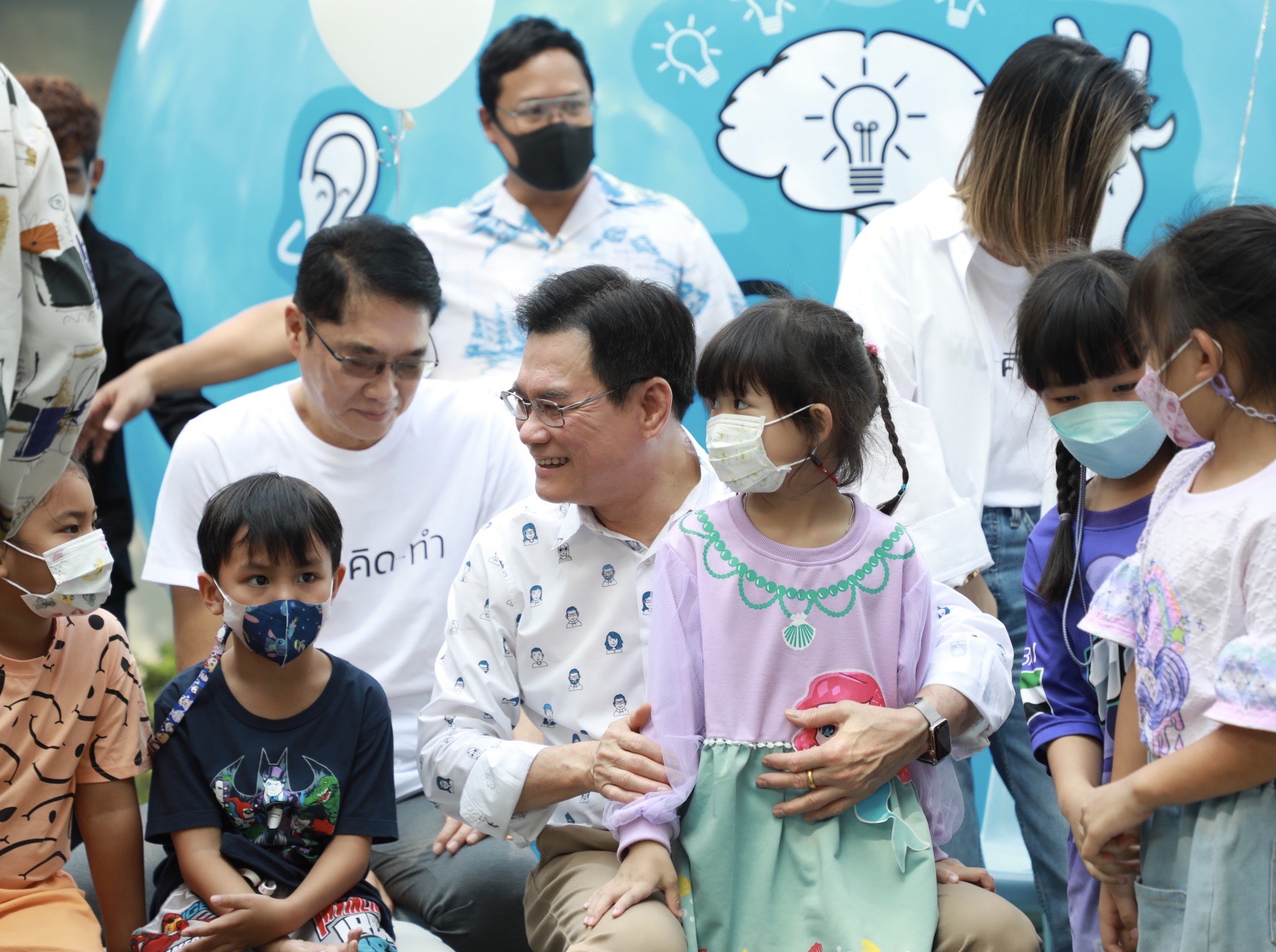 “จุรินทร์” มอบนโยบาย 5 ฟรี เป็นของขวัญวันเด็ก “จุรินทร์” มอบนโยบาย 5 ฟรี เป็นของขวัญวันเด็ก