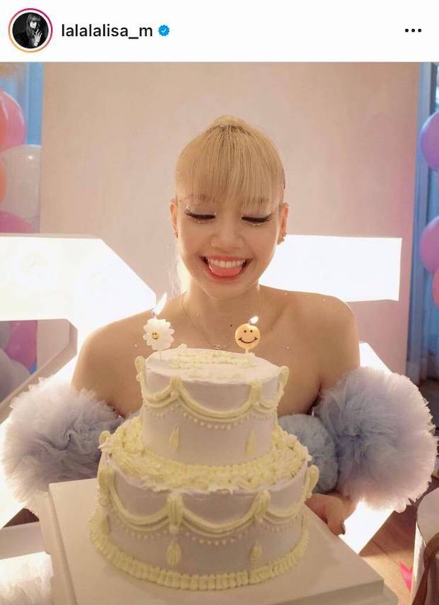 แฮปปี้สุดๆ!! ‘ลิซ่า BLACKPINK’ ดีใจปีนี้ได้ฉลองวันเกิดในไทยพร้อมหน้าคนใกล้ชิด แฮปปี้สุดๆ!! ‘ลิซ่า BLACKPINK’ ดีใจปีนี้ได้ฉลองวันเกิดในไทยพร้อมหน้าคนใกล้ชิด