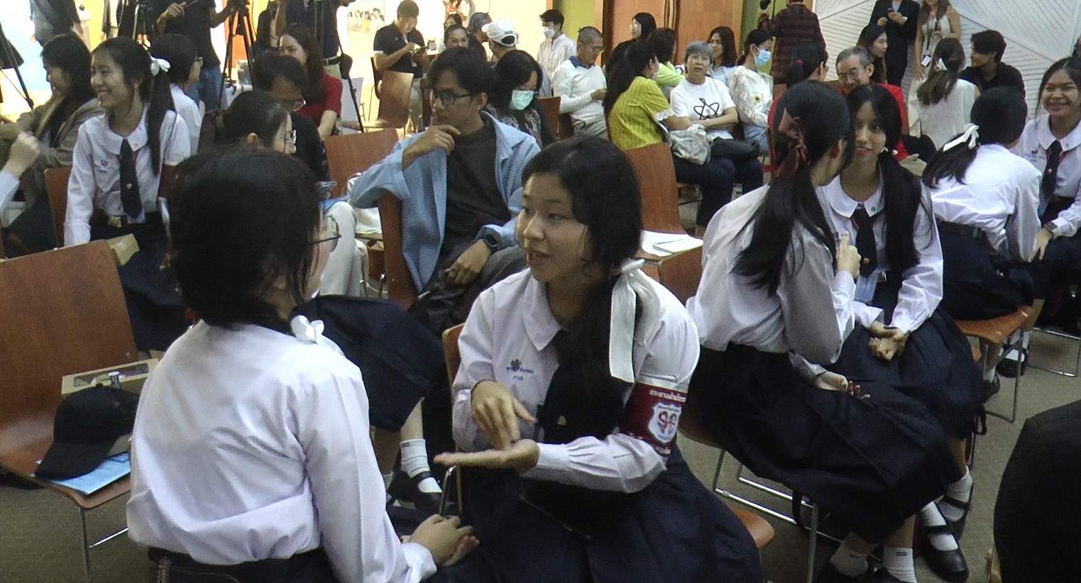 สสส.เตือนภัยเงียบความเหงา-โดดเดี่ยว เทียบเท่าสูบบุหรี่วันละ 15 มวน หรือดื่มเหล้าวันละ 6 แก้ว จึงกำหนดให้เดือน พ.ย. เป็นเดือนการฟังแห่งชาติ ชวนร่วมกิจกรรมส่งเสริมทักษะการฟัง สสส.เตือนภัยเงียบความเหงา-โดดเดี่ยว เทียบเท่าสูบบุหรี่วันละ 15 มวน หรือดื่มเหล้าวันละ 6 แก้ว จึงกำหนดให้เดือน พ.ย. เป็นเดือนการฟังแห่งชาติ ชวนร่วมกิจกรรมส่งเสริมทักษะการฟัง