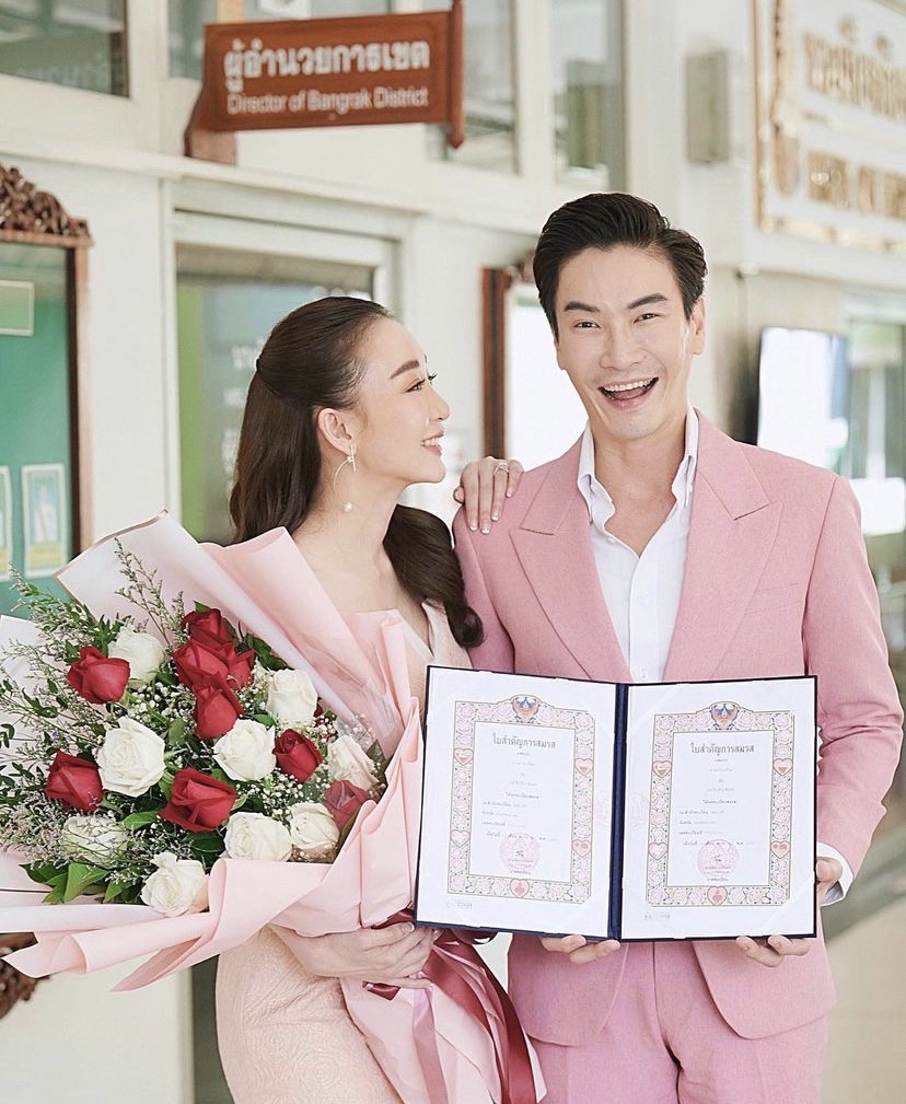 ตู่ ปิยวดี-มาวิน ควงจดทะเบียนสมรส เป็นสามีภรรยาอย่างเป็นทางการ ตู่ ปิยวดี-มาวิน ควงจดทะเบียนสมรส เป็นสามีภรรยาอย่างเป็นทางการ