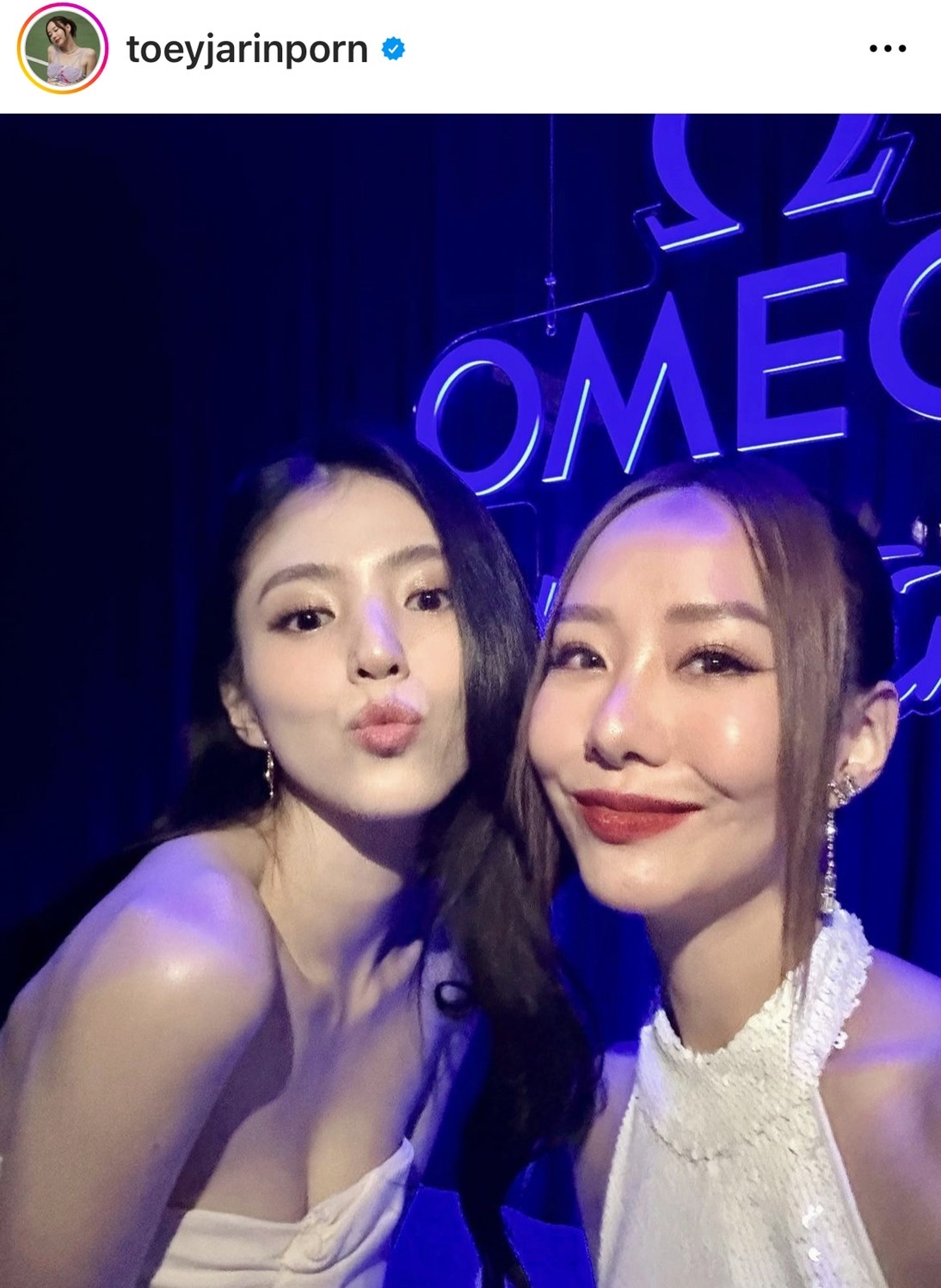 ส่องคนดัง ร่วมแชะภาพกับ “นางฟ้าฮันโซฮี” ส่องคนดัง ร่วมแชะภาพกับ “นางฟ้าฮันโซฮี”