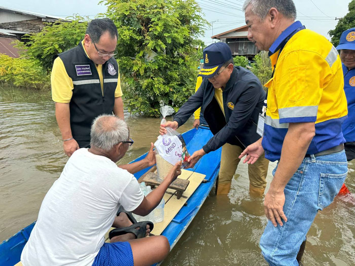 น้ำท่วมพิจิตรยาวนาน 1 เดือน กระทบกว่า 1,000 ครัวเรือน น้ำท่วมพิจิตรยาวนาน 1 เดือน กระทบกว่า 1,000 ครัวเรือน