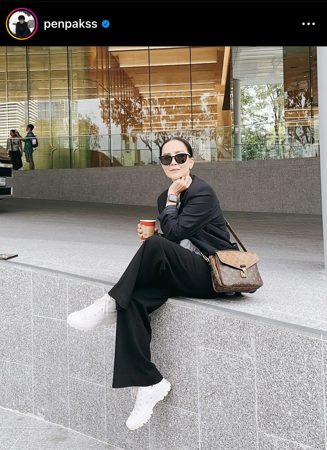 สวยไม่ส่าง! ต่าย เพ็ญพักตร์ ฉลองวันเกิดในวัย 62 ปี