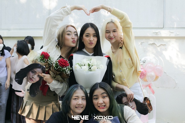 มายด์ 4EVE ปลื้ม แฟนๆ ร่วมรับปริญญา เผยยังไม่มีแพลนเรียนต่อโท   (มีคลิป)