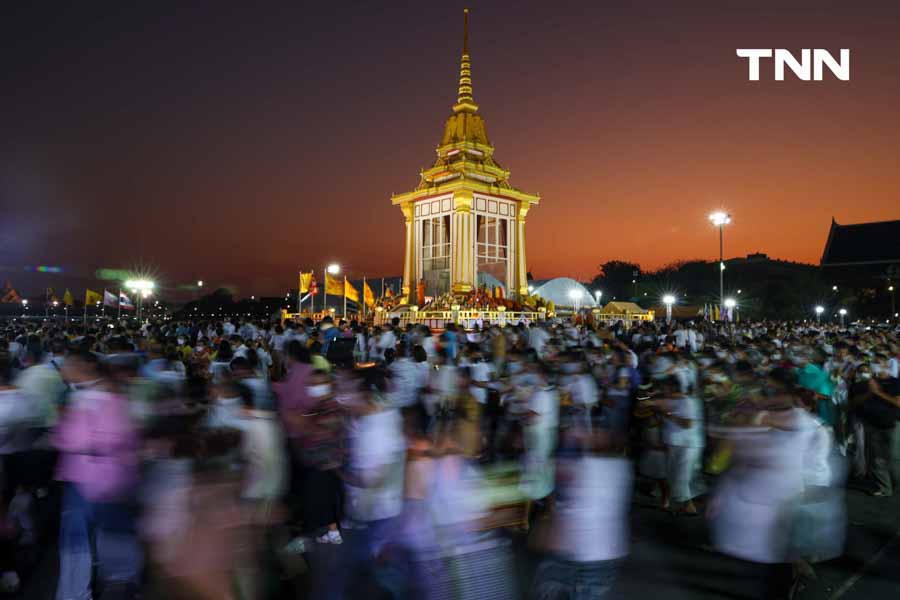 เวียนเทียนแน่นสนามหลวง สักการะพระบรมสารีริกธาตุในวันมาฆบูชา เวียนเทียนแน่นสนามหลวง สักการะพระบรมสารีริกธาตุในวันมาฆบูชา