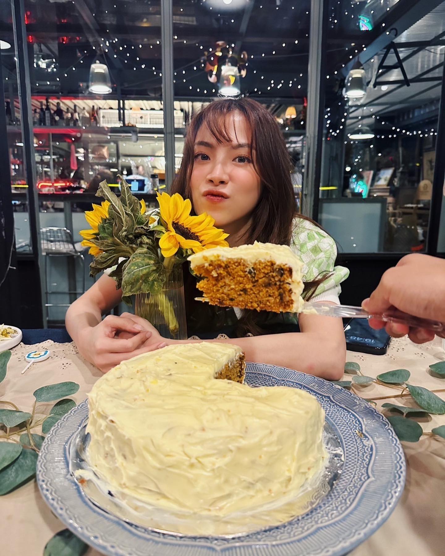 เรียกแฟนได้ไม่ติด นาย-ใบเฟิร์น เล่าโมเมนต์หวานฉลองวันเกิดด้วยกัน