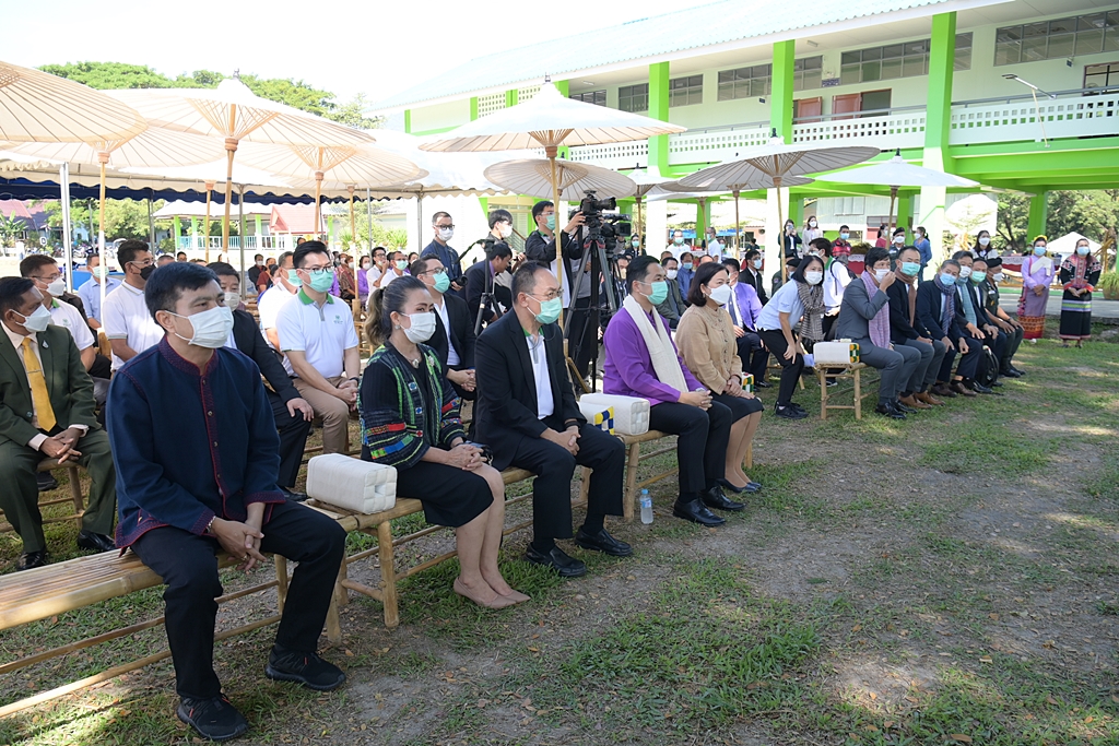 มูลนิธิเจริญโภคภัณฑ์พัฒนาชีวิตชนบท เครือ CP-CPF ส่งมอบโครงการเลี้ยงไก่ไข่เพื่ออาหารกลางวันนักเรียน