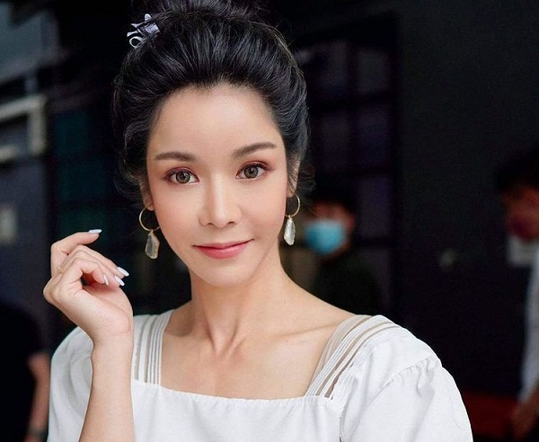 นุ๊ก สุทธิดา ขำทั้งน้ำตา หลังย้อมสีผมผิด (มีคลิป) นุ๊ก สุทธิดา ขำทั้งน้ำตา หลังย้อมสีผมผิด (มีคลิป)
