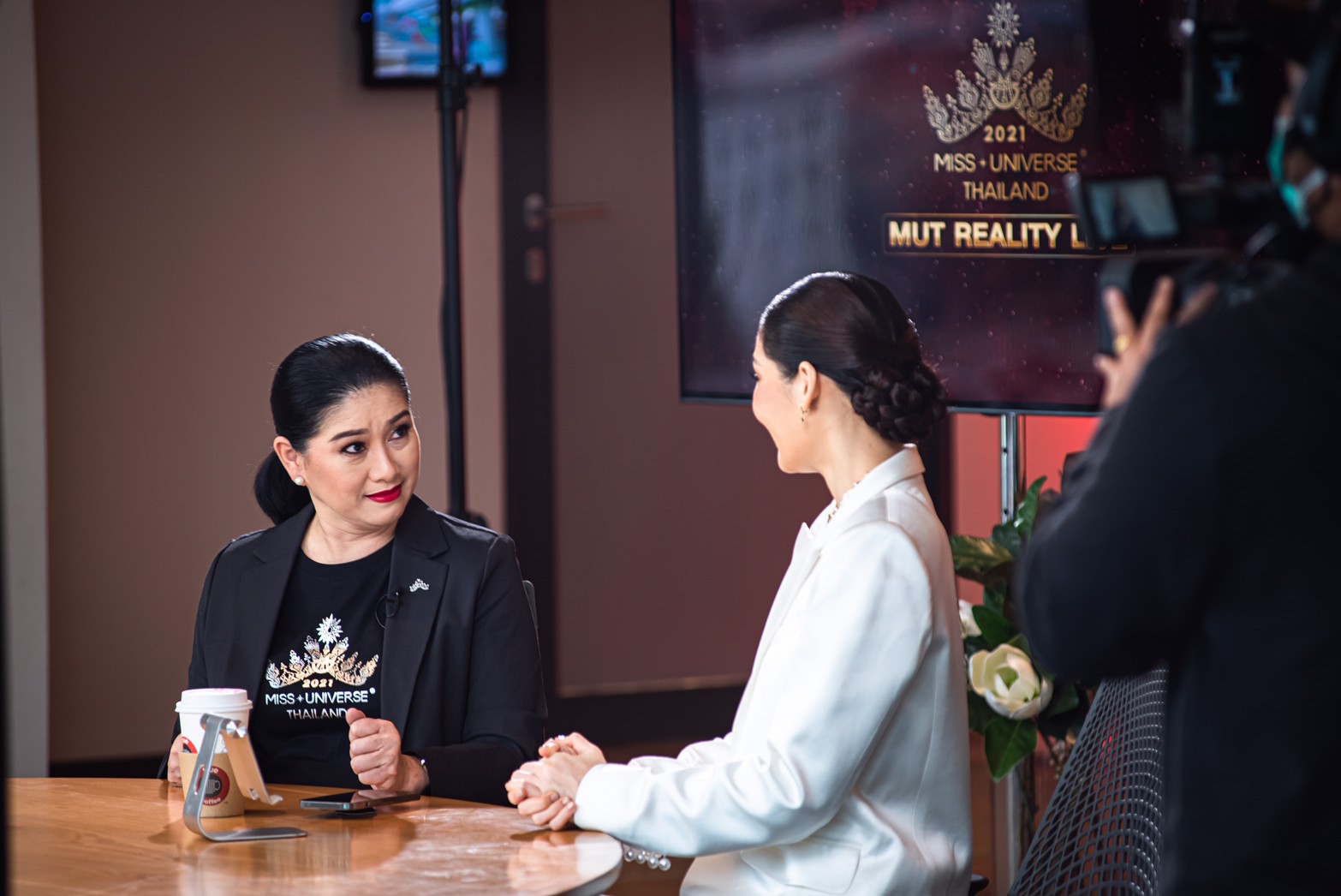 ปุ้ย TPN เคลียร์!! หลัง 2 สาวงาม น้อง-เอิร์น ถอนตัว MUT 2021 ปุ้ย TPN เคลียร์!! หลัง 2 สาวงาม น้อง-เอิร์น ถอนตัว MUT 2021
