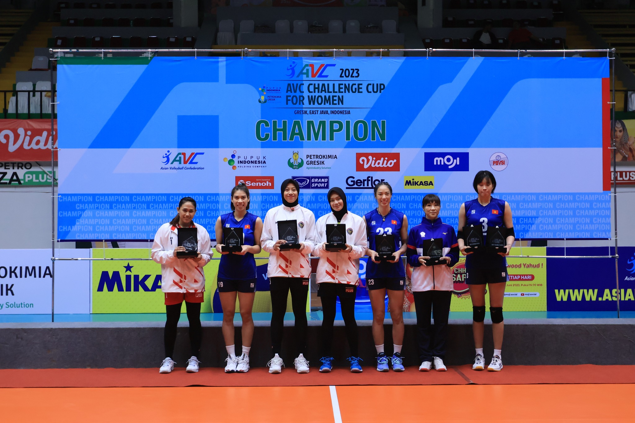 ผลวอลเลย์บอลหญิง 'เอวีซี ชาเลนจ์ คัพ 2023' รอบชิงชนะเลิศ 'อินโดนีเซีย พบ เวียดนาม' ผลวอลเลย์บอลหญิง 'เอวีซี ชาเลนจ์ คัพ 2023' รอบชิงชนะเลิศ 'อินโดนีเซีย พบ เวียดนาม'