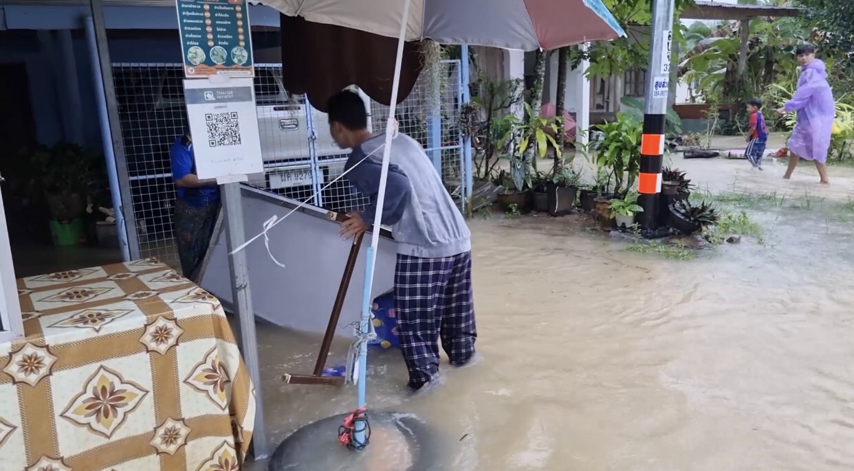 จ.สงขลา ท่วมแล้ว 7 อำเภอ แนวเขาน้ำป่าทะลักหนักสุด จ.สงขลา ท่วมแล้ว 7 อำเภอ แนวเขาน้ำป่าทะลักหนักสุด