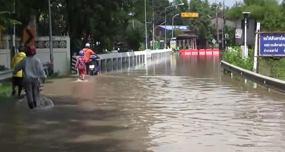 สระบุรีอ่วม! บ้านริมแม่น้ำป่าสักจมบาดาล ถูกน้ำท่วมเกือบมิดหลังคา