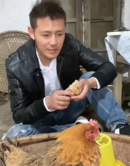 น่าอายตรงไหน?!! ‘สวีไห่เหวย’ ดาราจีนขายผักแบกะดินหาเลี้ยงครอบครัว