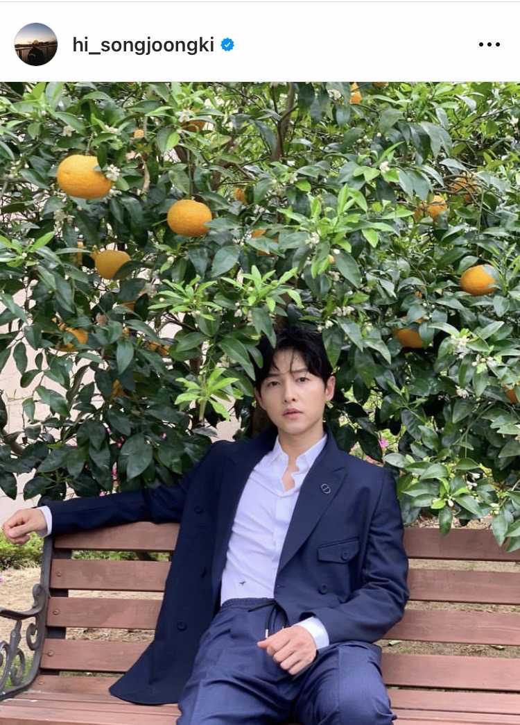 เผยภาพว่าที่เจ้าสาว ‘ซงจุงกิ’!! ช้อปปิ้งเสื้อผ้าเด็กอ่อนที่ห้างเกาหลีใต้ พร้อมต้อนรับทายาท
