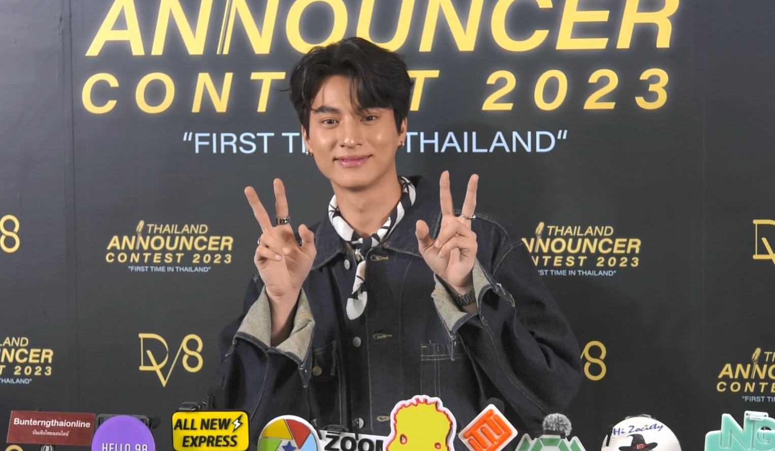 กลัฟ คณาวุฒิ ดีใจ แฟนมีตติ้งได้รับการตอบรับดี เผย ปิดกล้องละครแล้วอาจจะได้เจอกันเยอะขึ้น กลัฟ คณาวุฒิ ดีใจ แฟนมีตติ้งได้รับการตอบรับดี เผย ปิดกล้องละครแล้วอาจจะได้เจอกันเยอะขึ้น