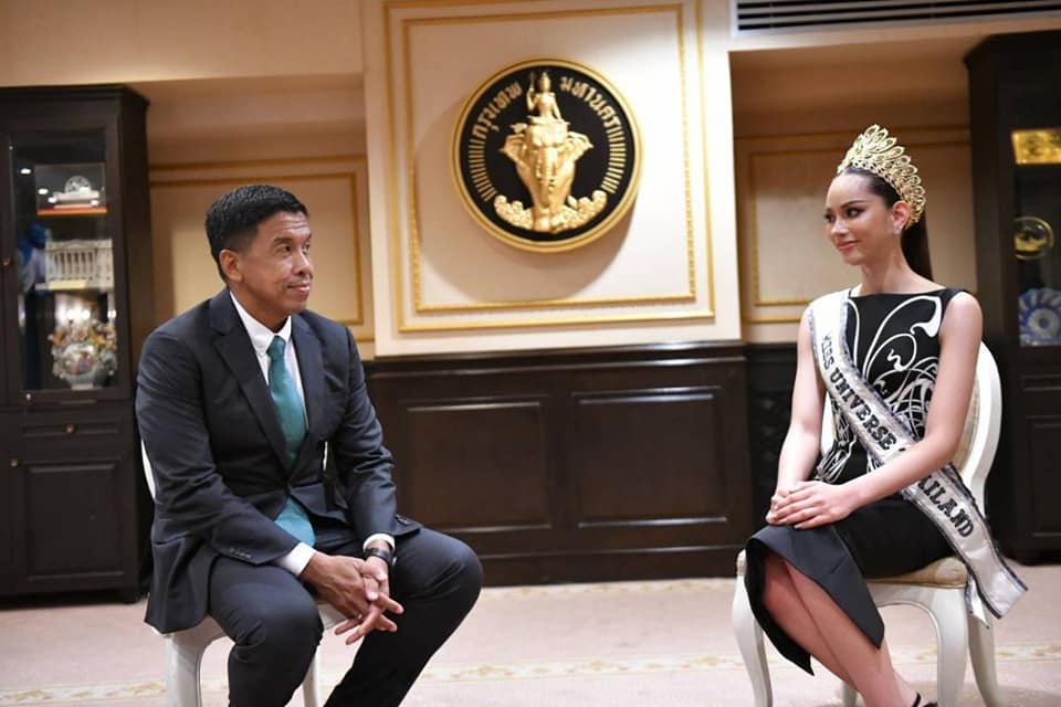 เปิดภาพ ชัชชาติ ชนหมัด แอนนา ยินดีคว้า MUT2022 สร้าง Soft Power - แรงบันดาลใจ