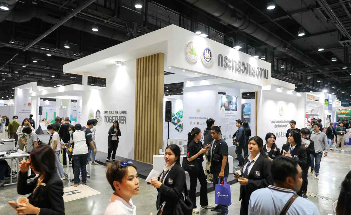 คนล้นหลาม Job Expo สมัครงานแล้ว 9 หมื่นตำแหน่ง คนล้นหลาม Job Expo สมัครงานแล้ว 9 หมื่นตำแหน่ง
