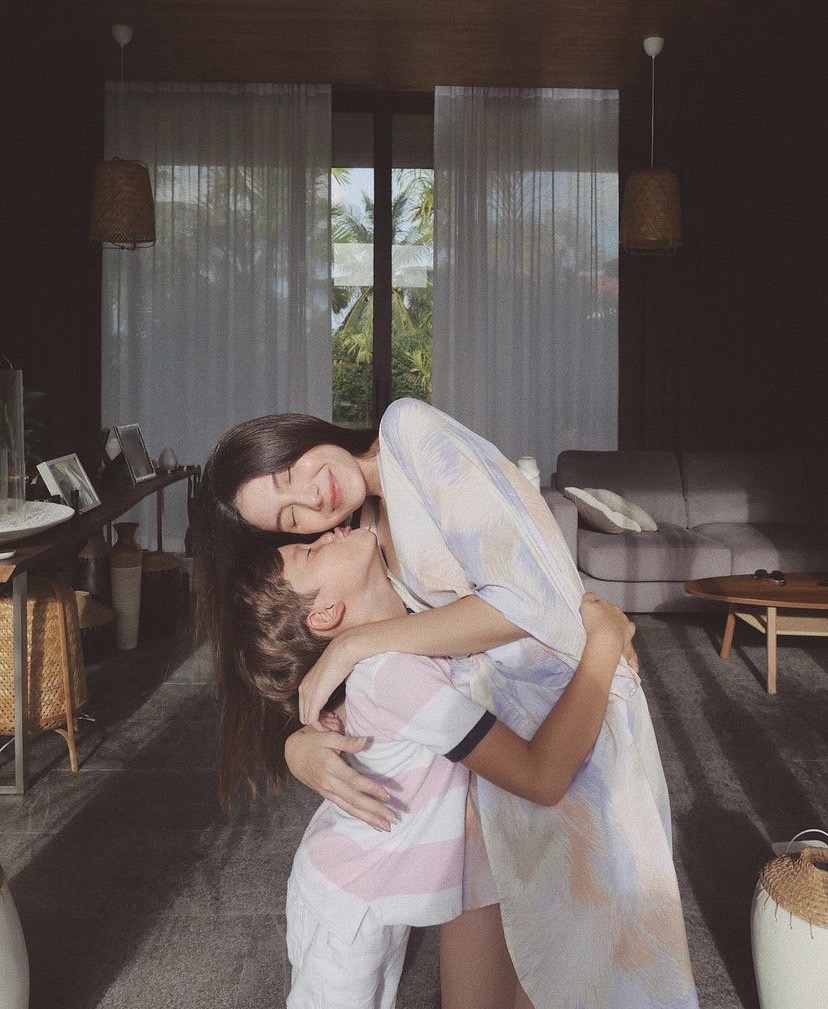 ซาร่า ตอบให้ชาวเน็ตถาม โควิดเบา น้องแม็กซ์เวลล์ ได้เจอแด๊ดดี้ ไมค์ หรือยัง? ซาร่า ตอบให้ชาวเน็ตถาม โควิดเบา น้องแม็กซ์เวลล์ ได้เจอแด๊ดดี้ ไมค์ หรือยัง?