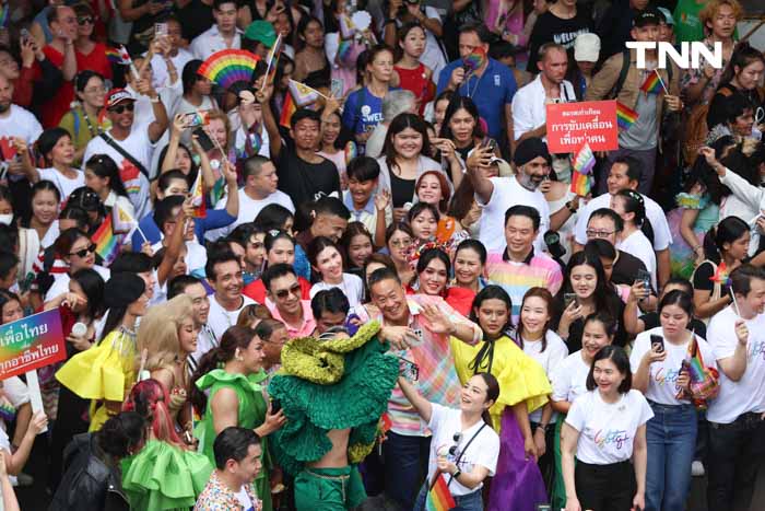 พาเหรด PrideMonth ยิ่งใหญ่ โบกธงสีรุ้งยาวที่สุดในประเทศไทยกว่า 200 เมตร