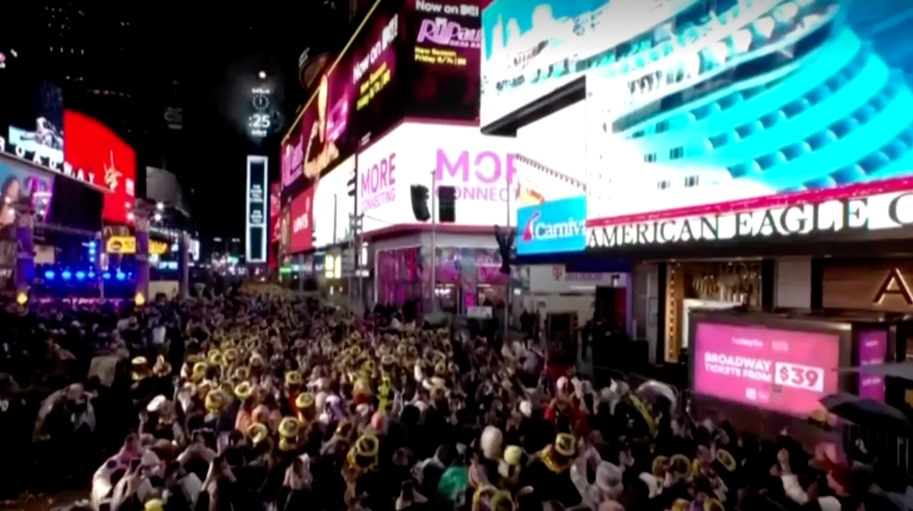 New year's eve 2022 เปิดภาพไทมส์แควร์นับถอยหลังเข้าสู่ปีใหม่แบบไร้ข้อจำกัด