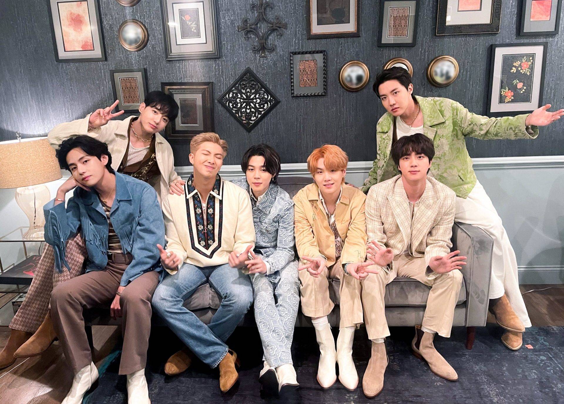 สมาชิกวง BTS จะได้ฉลองเทศกาลคริสต์มาสกับครอบครัวเป็นครั้งแรกนับตั้งแต่เดบิวต์! สมาชิกวง BTS จะได้ฉลองเทศกาลคริสต์มาสกับครอบครัวเป็นครั้งแรกนับตั้งแต่เดบิวต์!