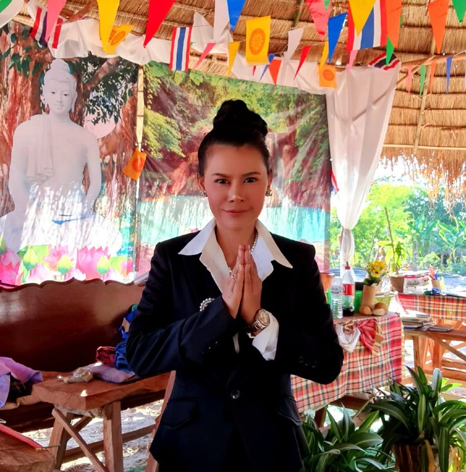 อาจารย์น้องหญิง คือใคร? สื่อสารพระพุทธเจ้า 5 พระองค์ คลื่นพลังบุญรักษาโรค? อาจารย์น้องหญิง คือใคร? สื่อสารพระพุทธเจ้า 5 พระองค์ คลื่นพลังบุญรักษาโรค?