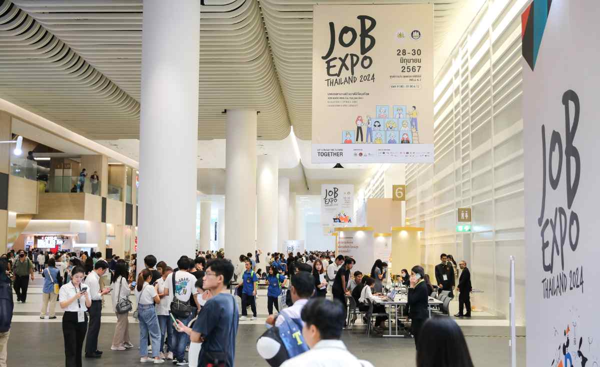 คนล้นหลาม Job Expo สมัครงานแล้ว 9 หมื่นตำแหน่ง คนล้นหลาม Job Expo สมัครงานแล้ว 9 หมื่นตำแหน่ง