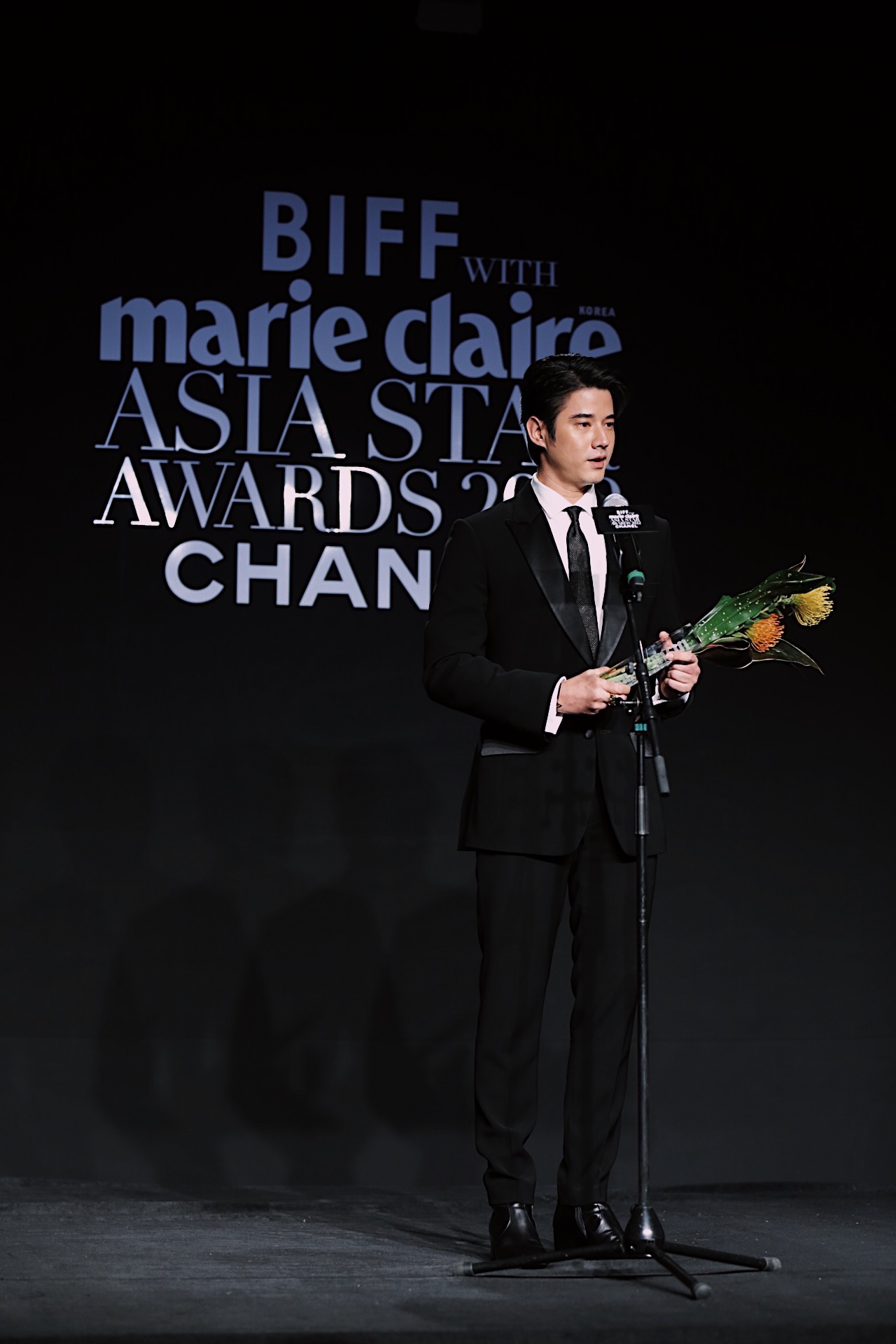 มาริโอ้ เมาเร่อ คว้ารางวัล Face of Asia ในงาน BIFF With Marie Claire Asia Star Awards 2022