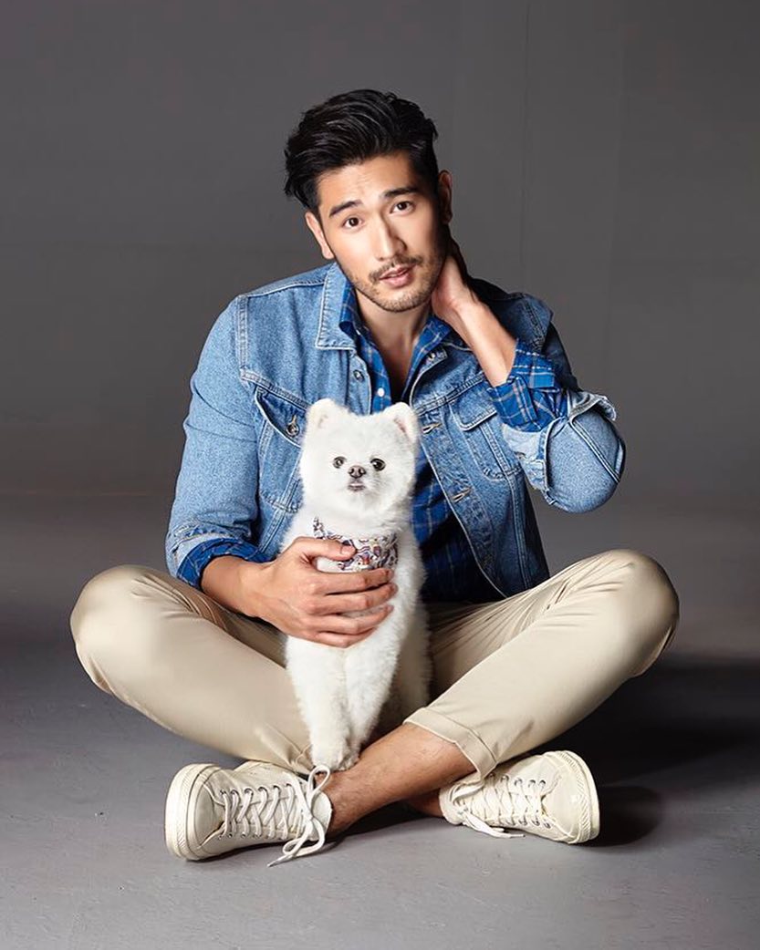 เปิดตัวอนุสาวรีย์ “กอดฟรีย์ เกา” นักแสดงนายแบบสุดหล่อผู้ล่วงลับ 