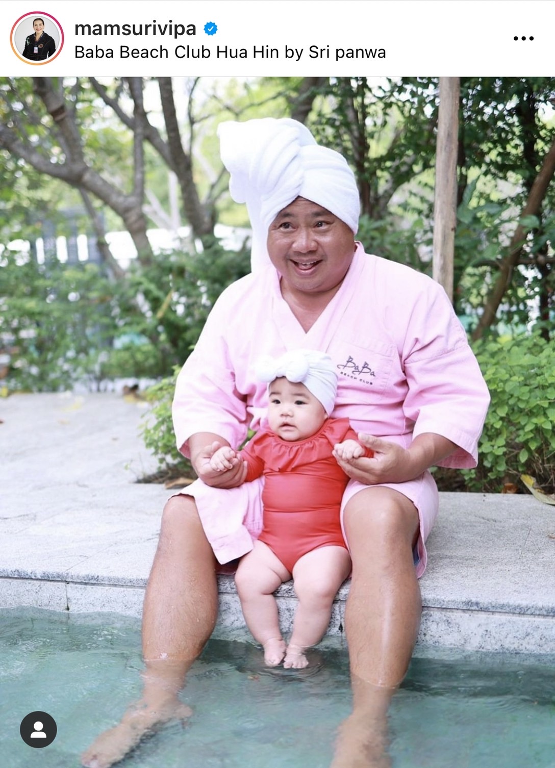 หนูแหม่ม-บ๊อบบี้ เผยโมเมนต์น่ารัก พาลูกสาว น้องแอลลี่ เที่ยวทะเลครั้งแรก หนูแหม่ม-บ๊อบบี้ เผยโมเมนต์น่ารัก พาลูกสาว น้องแอลลี่ เที่ยวทะเลครั้งแรก