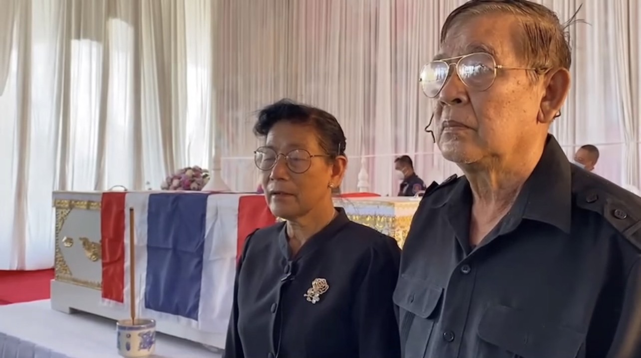 กลับสู่บ้านเกิด! แม่ หมอแชมป์ ภูมิใจลูกทำหน้าที่จนวินาทีสุดท้าย