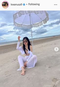 ขวัญ อุษามณี เสิร์ฟความแซ่บ ใส่บิกินี่สีขาว แหวกอกโชว์เซ็กซี่ริมหาด
