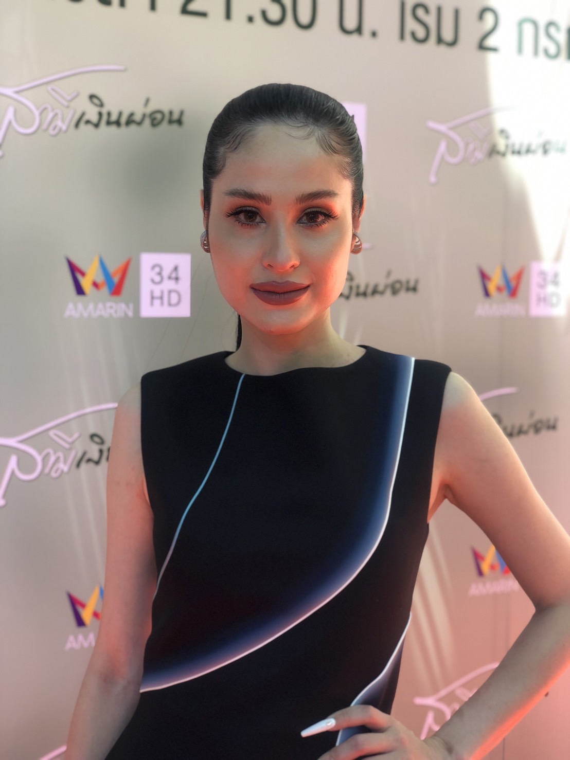 ขวัญ อุษามณี เฉลยแล้ว หวานใจไม่ใช่หนุ่มข้าราชการที่เห็นในสื่อ ขวัญ อุษามณี เฉลยแล้ว หวานใจไม่ใช่หนุ่มข้าราชการที่เห็นในสื่อ