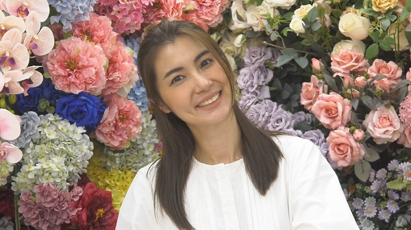 “จ๊ะจ๋า พริมรตา” จัดอันดับดอกไม้ยอดนิยมในวันวาเลนไทน์  (มีคลิป)