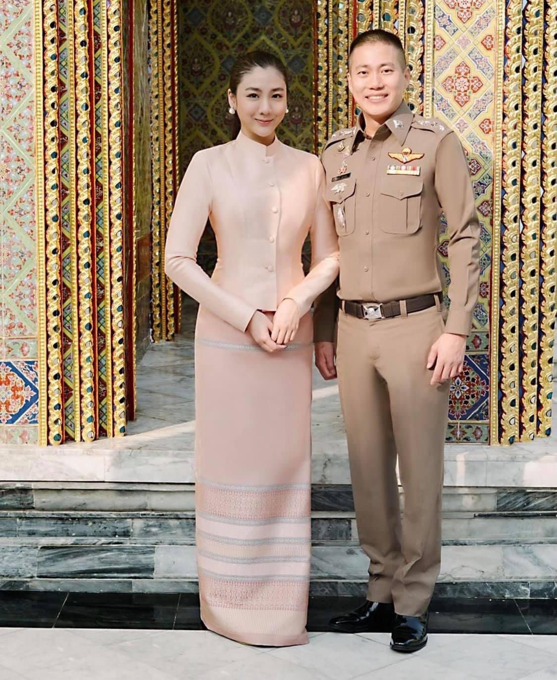 คนใกล้ชิด ยัน ใบเตย พรพจี ยังไม่ได้แต่ง ผกก.โจ้ ร้านพรีเวดดิ้งแจงพิธีกรสาวแค่เช่าชุดใส่ทำบุญ 