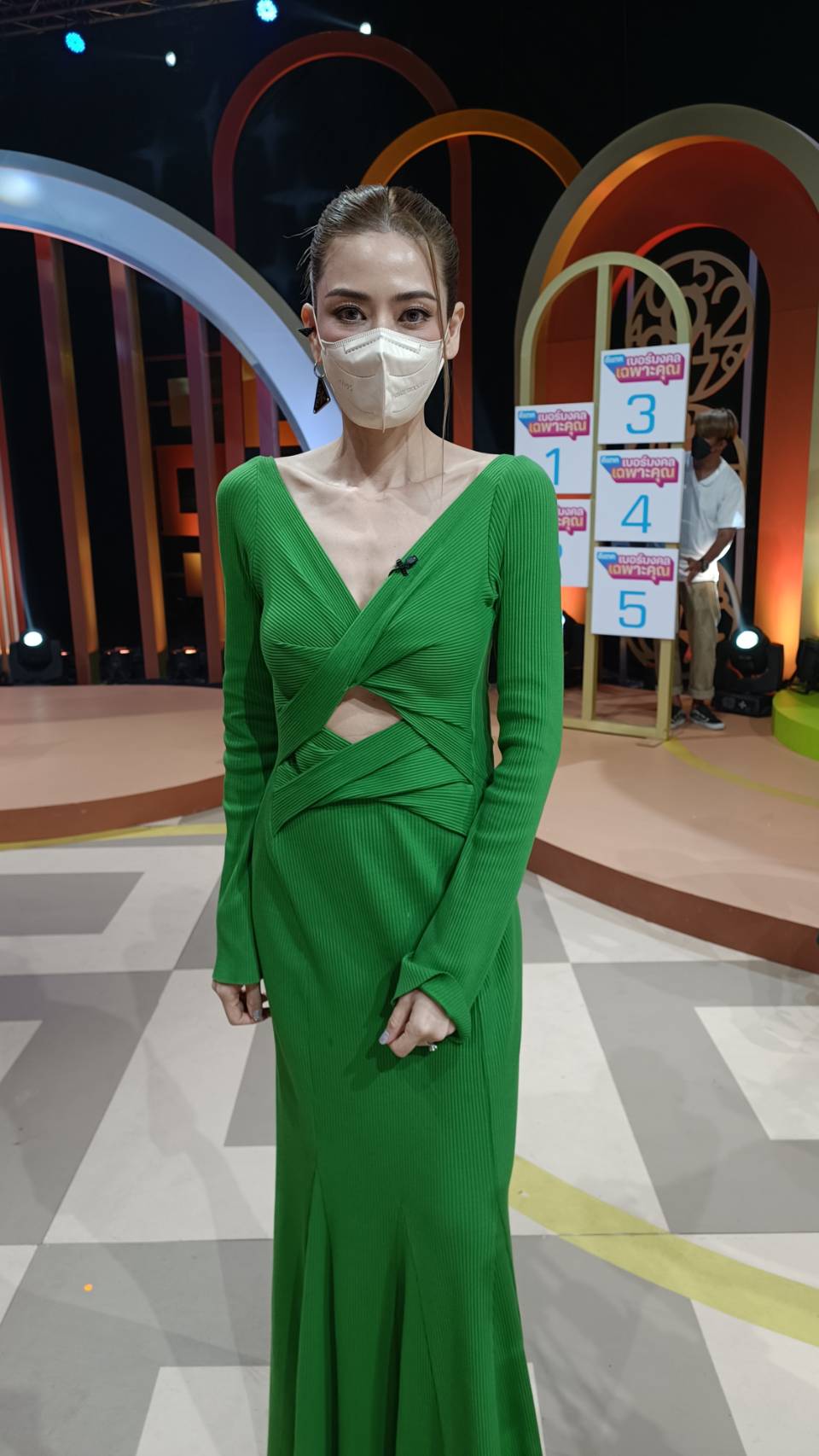 เอ๋ พรทิพย์ เผยสาเหตุสามี ป๋อ ณัฐวุฒิ หวงหนักมาก!! เอ๋ พรทิพย์ เผยสาเหตุสามี ป๋อ ณัฐวุฒิ หวงหนักมาก!!