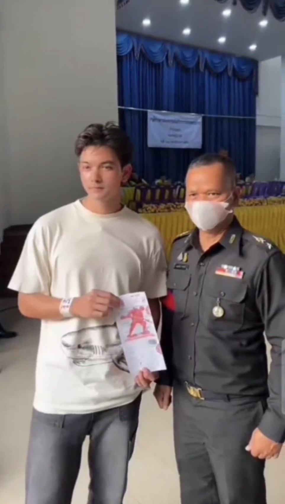 พร้อมลุยงานเต็มที่! เข้ม หัสวีร์ จับได้ใบดำ รอดเกณฑ์ทหาร พร้อมลุยงานเต็มที่! เข้ม หัสวีร์ จับได้ใบดำ รอดเกณฑ์ทหาร