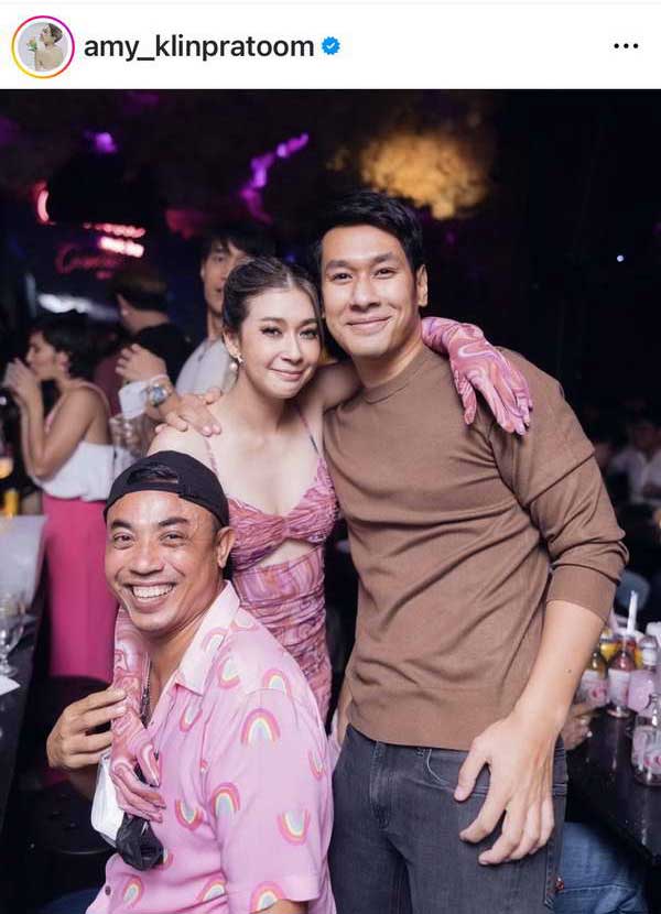 เอมี่ กลิ่นประทุม - กีต้าร์ ศิริพิชญ์ เล่าย้อนความทรงจำถึงเพื่อนรัก อ๋อม อรรคพันธ์ เอมี่ กลิ่นประทุม - กีต้าร์ ศิริพิชญ์ เล่าย้อนความทรงจำถึงเพื่อนรัก อ๋อม อรรคพันธ์