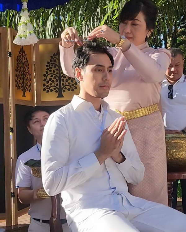 เอส กันตพงศ์ ปลงผมเข้าพิธีอุปสมบทแล้ว ก่อนบินศึกษาพระธรรมที่อินเดีย เอส กันตพงศ์ ปลงผมเข้าพิธีอุปสมบทแล้ว ก่อนบินศึกษาพระธรรมที่อินเดีย