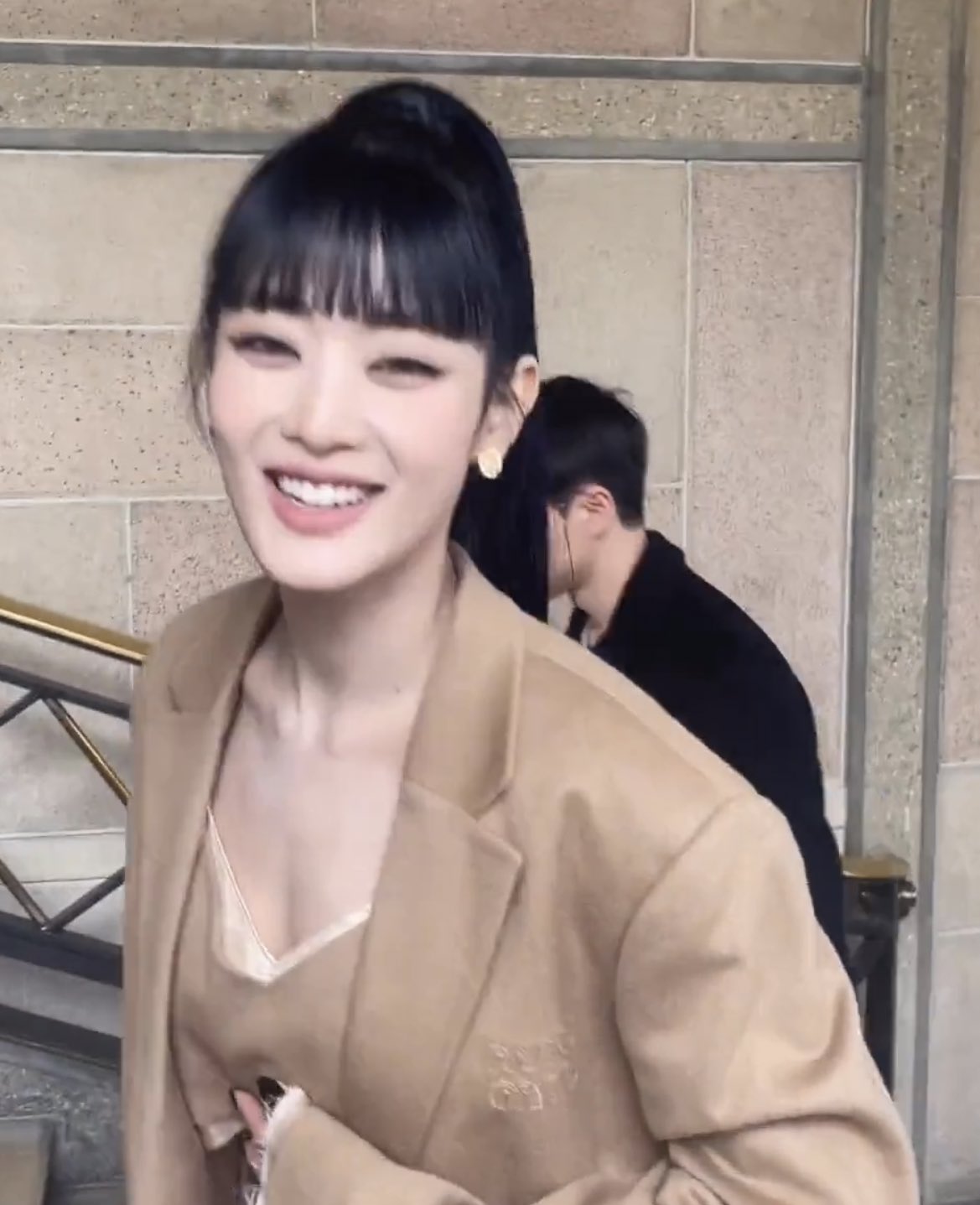 'มินนี่-ต้าเหนิง'!! สวยจึ้งนั่งฟรอนต์โรว์ชมแฟชั่นโชว์ Miu Miu ที่ปารีส 'มินนี่-ต้าเหนิง'!! สวยจึ้งนั่งฟรอนต์โรว์ชมแฟชั่นโชว์ Miu Miu ที่ปารีส