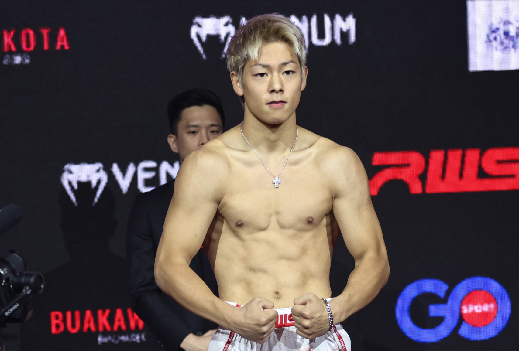 เปิดภาพ ‘โคตะ มิอุระ’ หล่อกระชากใจสาวก่อนขึ้นปะทะ 'บัวขาว' วันพรุ่งนี้! เปิดภาพ ‘โคตะ มิอุระ’ หล่อกระชากใจสาวก่อนขึ้นปะทะ 'บัวขาว' วันพรุ่งนี้!