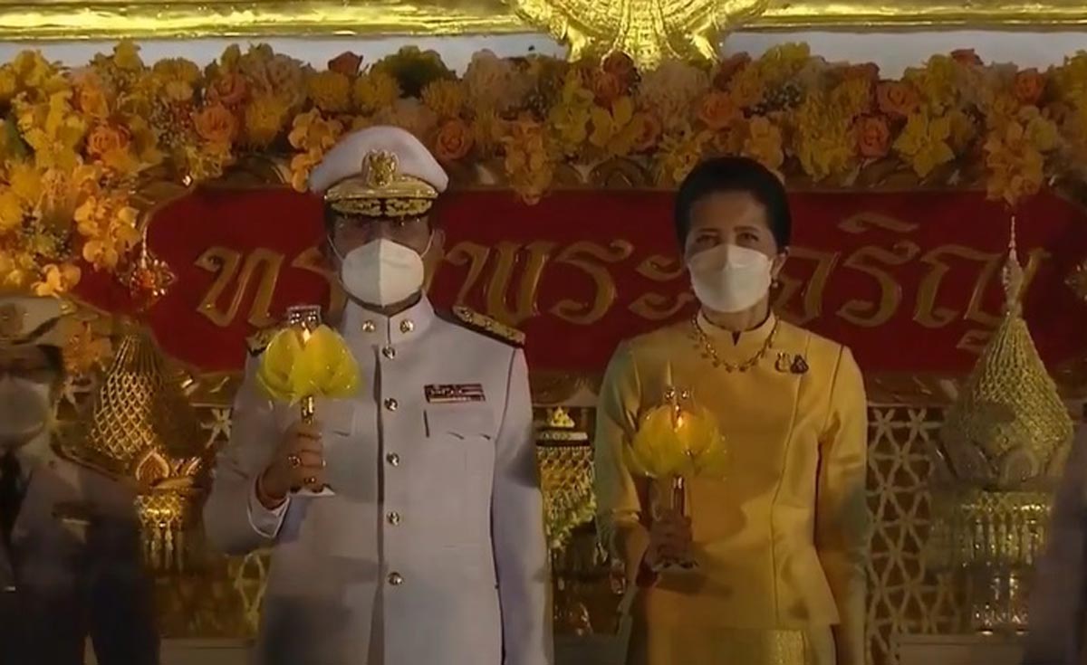 นายกฯ นำจุดเทียนถวายพระพรชัยมงคล วันเฉลิมพระชนมพรรษา พระบาทสมเด็จพระเจ้าอยู่หัว