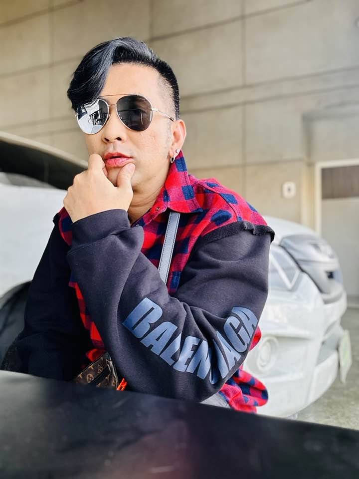 ชาวเน็ตจวกยับ บอล เชิญยิ้ม เล่นมุกไม่เหมาะสมกับแขกรับเชิญผู้หญิง ชาวเน็ตจวกยับ บอล เชิญยิ้ม เล่นมุกไม่เหมาะสมกับแขกรับเชิญผู้หญิง