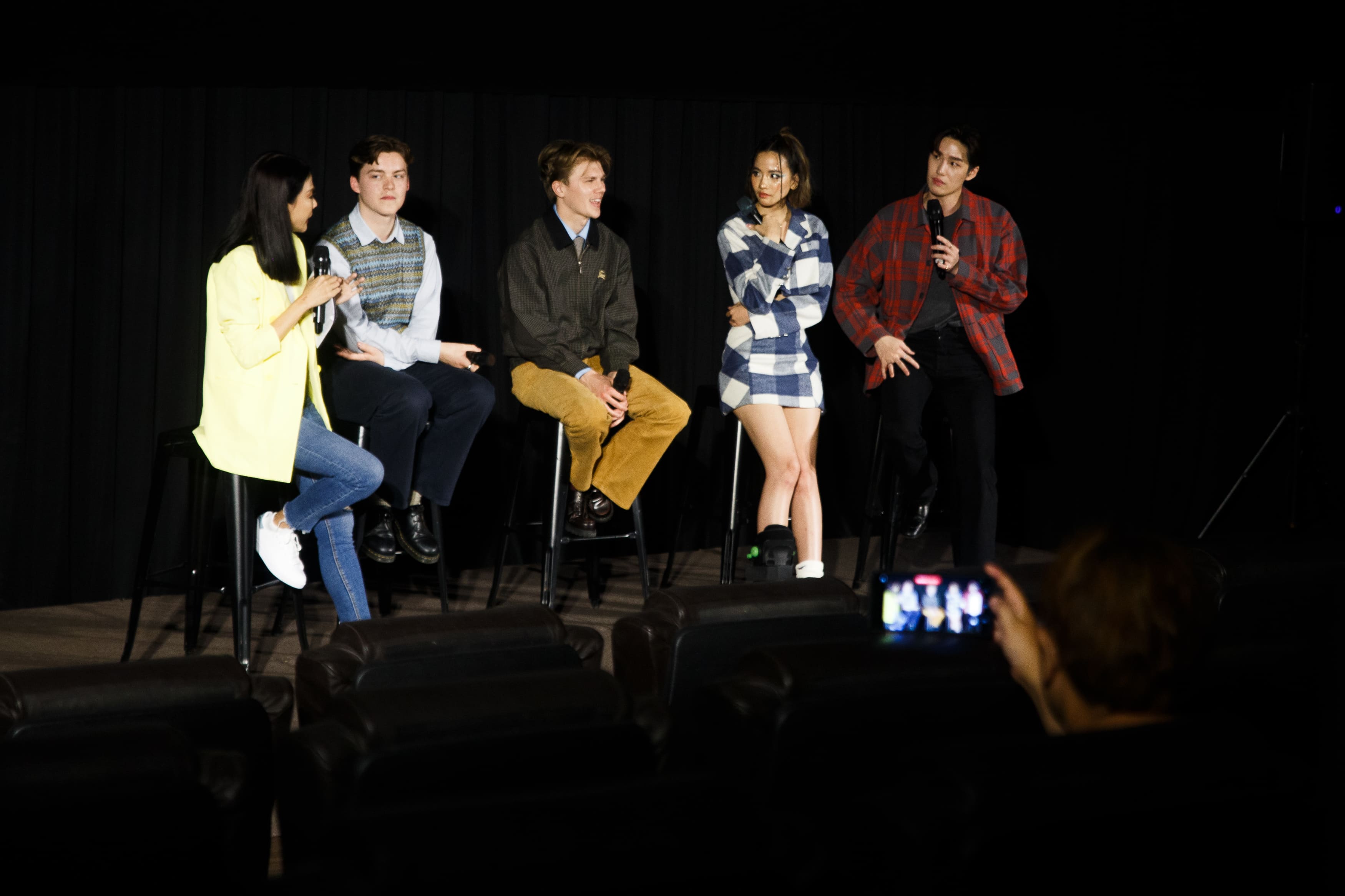 New Hope Club สามหนุ่มจากเกาะอังกฤษ แท็กทีมพระนาง ต่อ-แคร์ ร่วมแถลงข่าวเปิดตัวหนังสั้น Nice To Never Meet You New Hope Club สามหนุ่มจากเกาะอังกฤษ แท็กทีมพระนาง ต่อ-แคร์ ร่วมแถลงข่าวเปิดตัวหนังสั้น Nice To Never Meet You