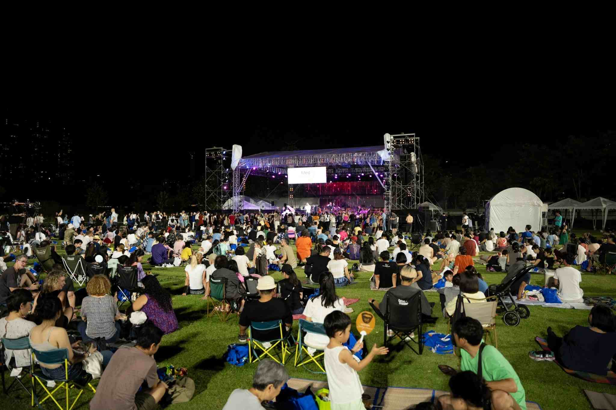 โรงพยาบาลเมดพาร์คครบรอบ 4 ปี จัดฟรีคอนเสิร์ต MedMusic in the Park #3 เต็มอิ่มทุกอารมณ์ร็อก โรงพยาบาลเมดพาร์คครบรอบ 4 ปี จัดฟรีคอนเสิร์ต MedMusic in the Park #3 เต็มอิ่มทุกอารมณ์ร็อก