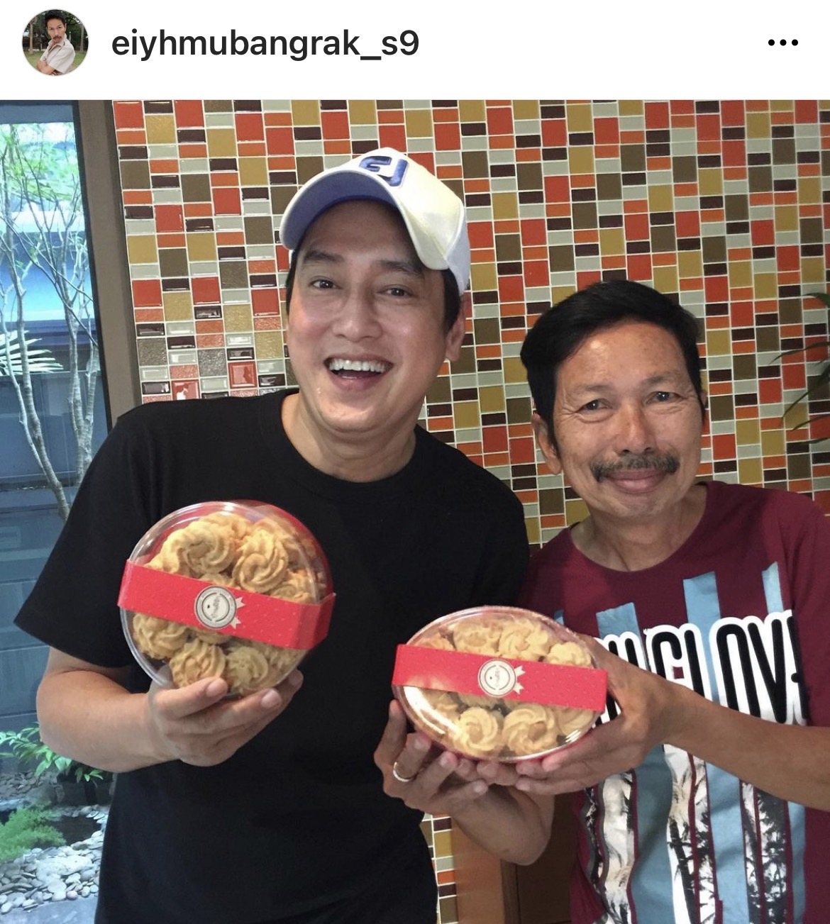 เฮียหมู บางรักซอย9 ยิ้มรับความลำบาก เป็นพ่อค้าขายข้าวแกง เฮียหมู บางรักซอย9 ยิ้มรับความลำบาก เป็นพ่อค้าขายข้าวแกง
