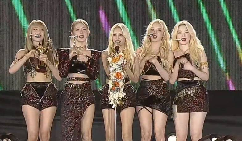 สรุปผลรางวัล GOLDEN DISC AWARD ครั้งที่ 37 BTS คว้ารางวัลแดซัง “Album of the Year” สรุปผลรางวัล GOLDEN DISC AWARD ครั้งที่ 37 BTS คว้ารางวัลแดซัง “Album of the Year”